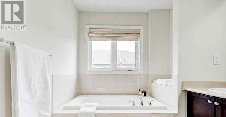 25 Collier Crescent, Markham, ON, L6E 0T2 - 26
