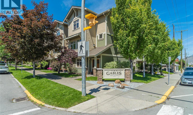 10-576 Nicola Street