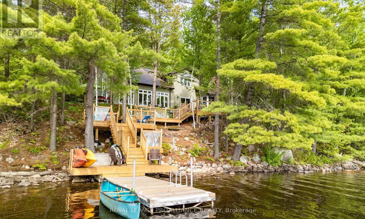 13 Mazinaw Heights Road N