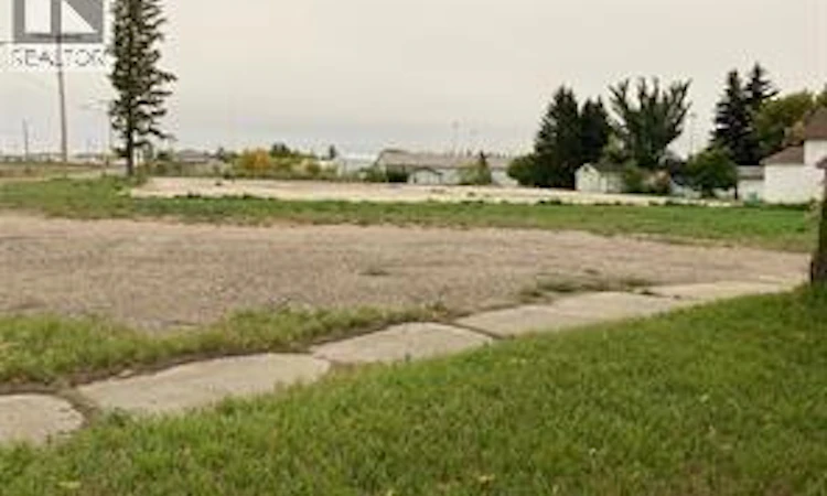 8 Front Street South