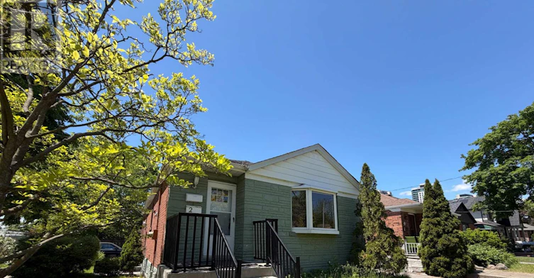 2 Rufford Road, Toronto, ON, M8W 4V4