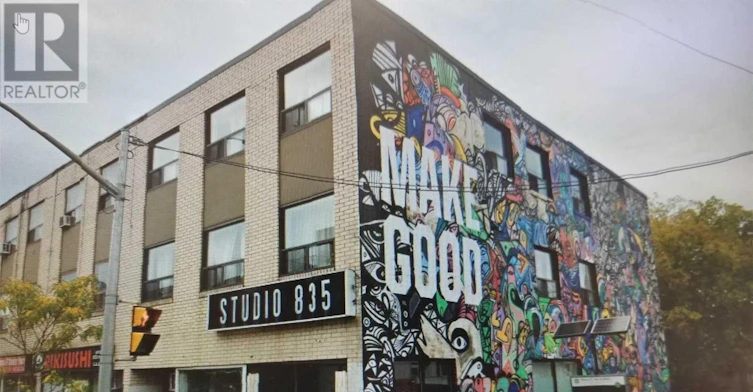 C-835 Bloor Street W, Toronto, ON, M6G 1M1