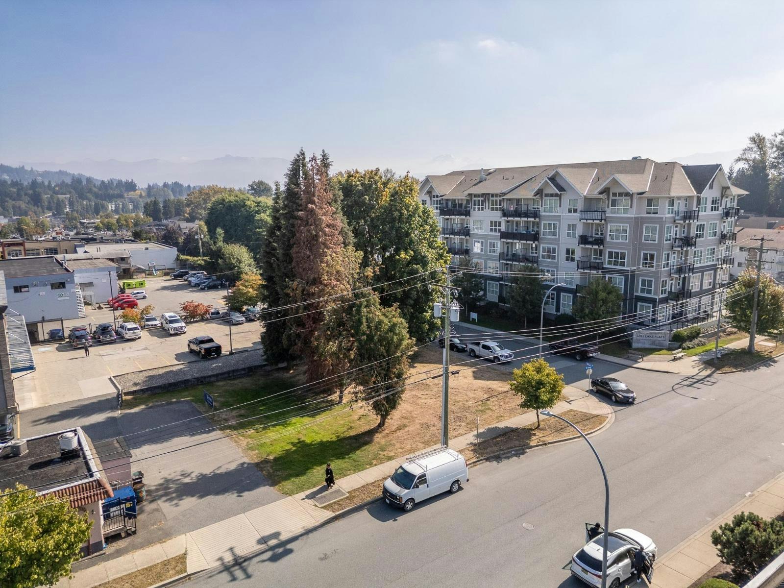 2604 E Bourquin Crescent - 5