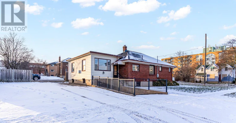 133 Mary Street E, Whitby, ON, L1N 2P3 - 2