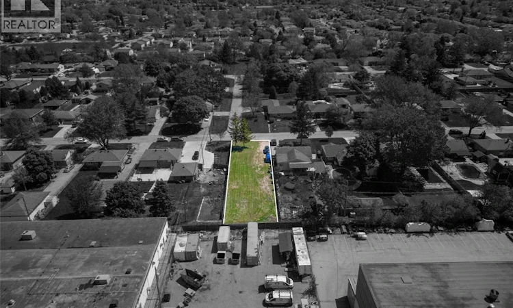 3199 Woodlawn