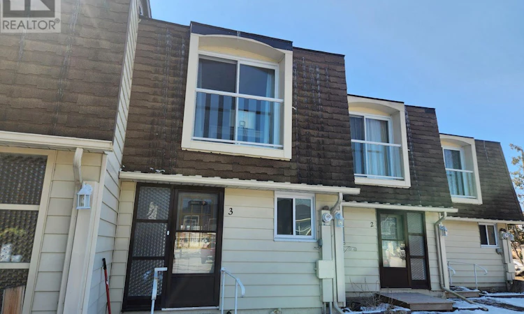 3-4 Paradise Boulevard