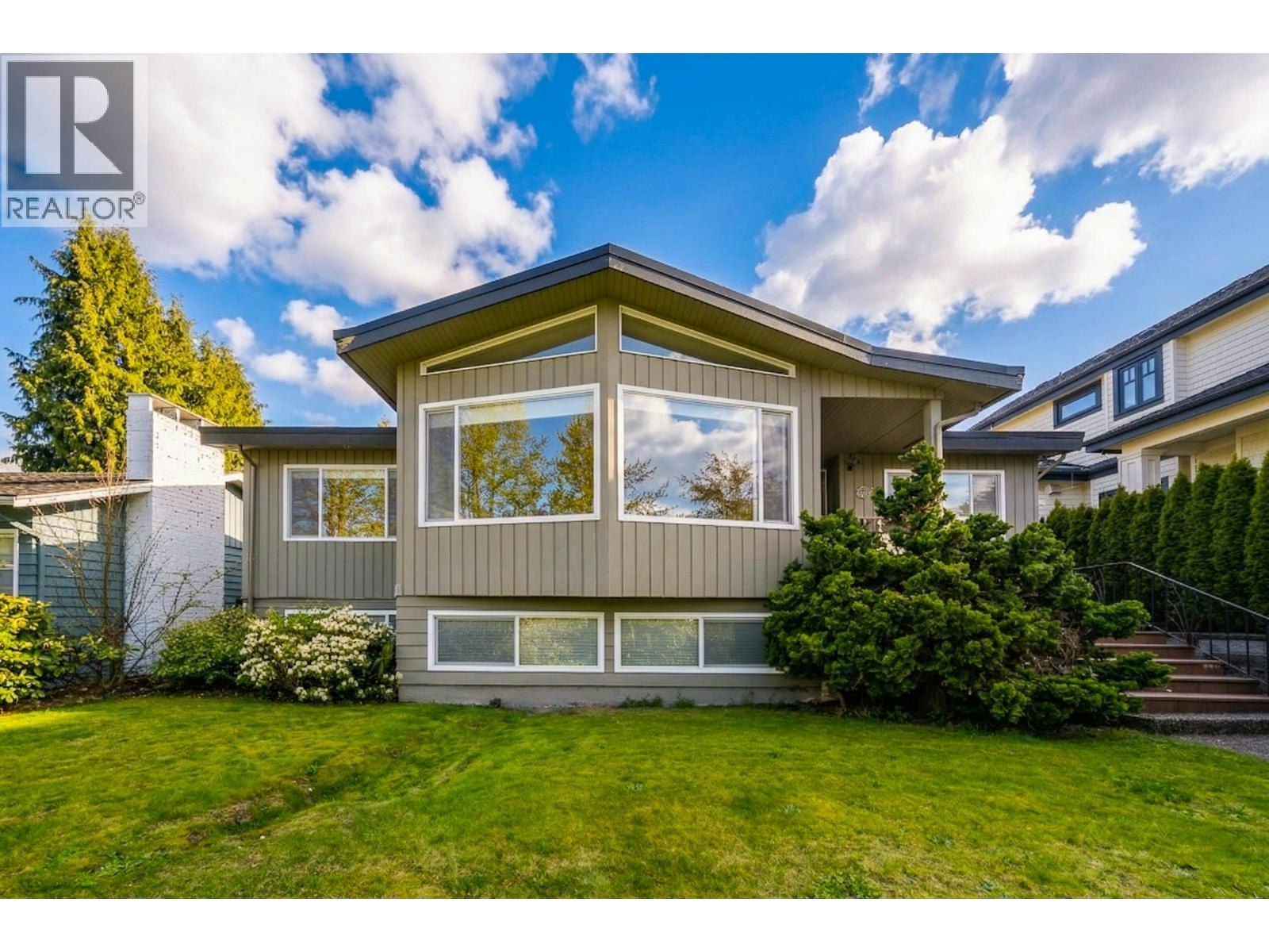 2244 W 32nd Avenue, Vancouver, BC, V6L 2B2