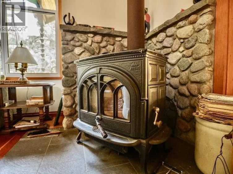 2777 Cedar Way, Savary Island, BC - 4