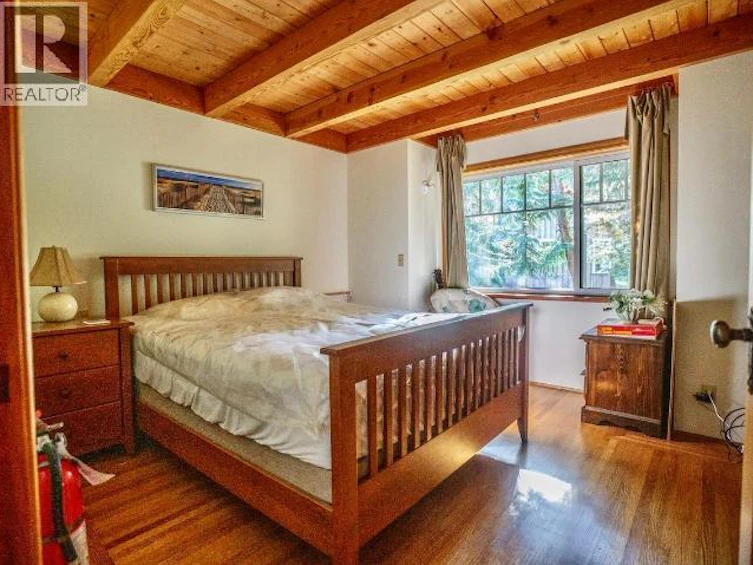 2777 Cedar Way, Savary Island, BC - 12