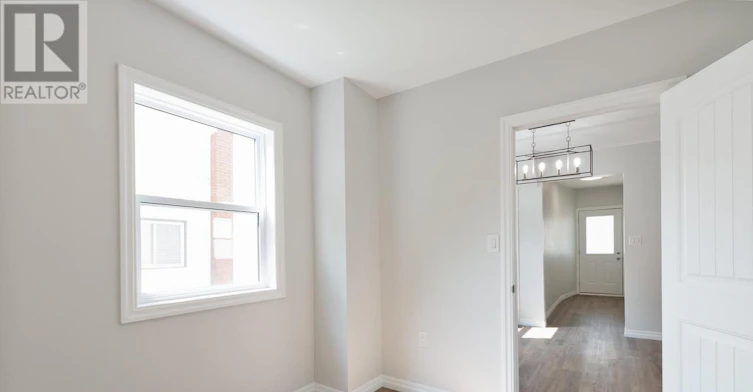 MAIN-35 Inkerman Street, St. Thomas, ON, N5P 3E9 - 11