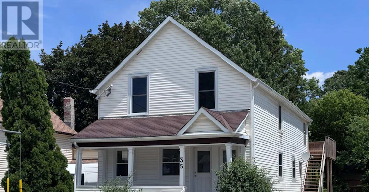 MAIN-35 Inkerman Street, St. Thomas, ON, N5P 3E9