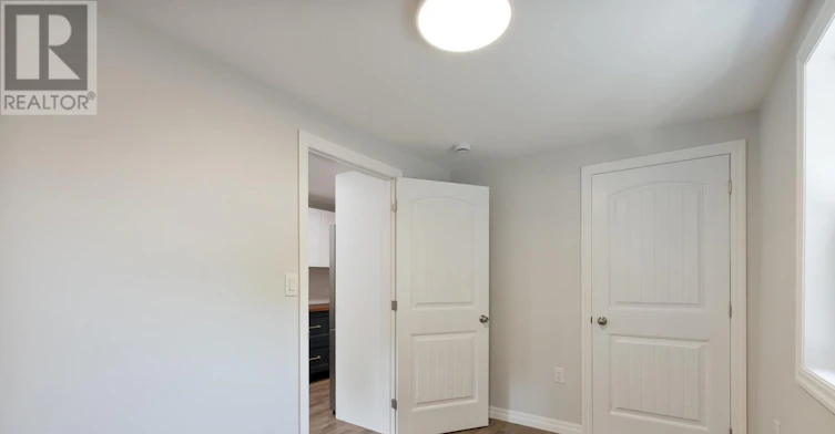 MAIN-35 Inkerman Street, St. Thomas, ON, N5P 3E9 - 17