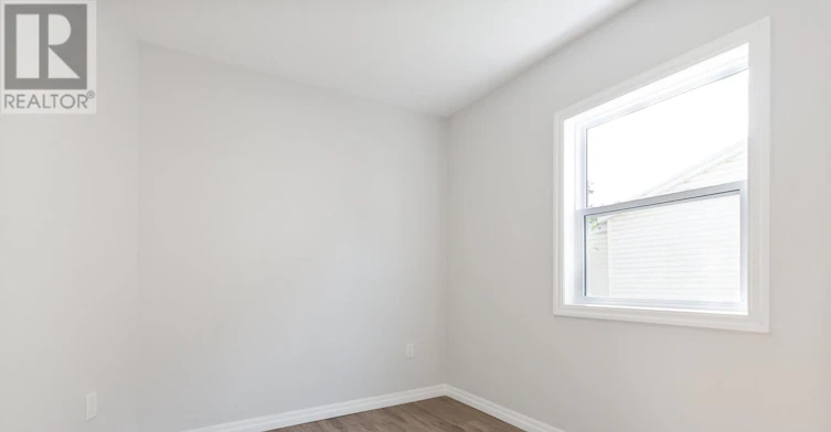 MAIN-35 Inkerman Street, St. Thomas, ON, N5P 3E9 - 10