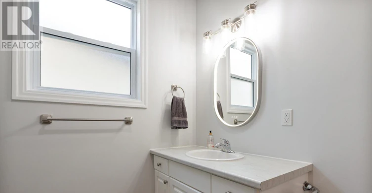 MAIN-35 Inkerman Street, St. Thomas, ON, N5P 3E9 - 18