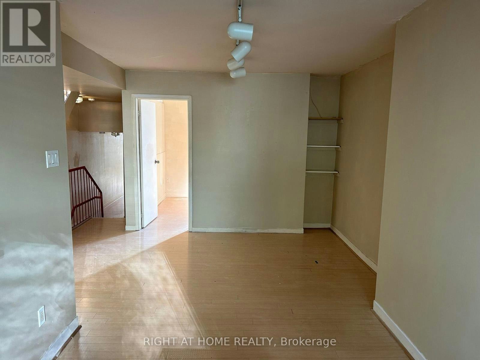 2-210 Mccaul Street, Toronto, ON, M5T 1W5 - 3