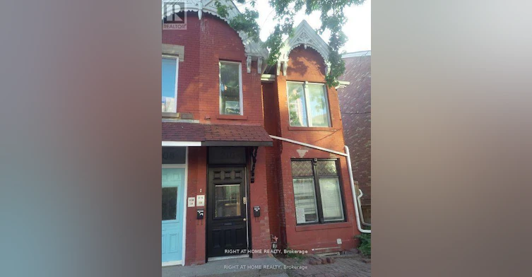 2-210 Mccaul Street, Toronto, ON, M5T 1W5