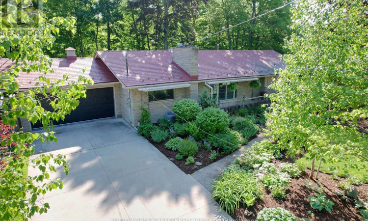 7 Metamora Crescent