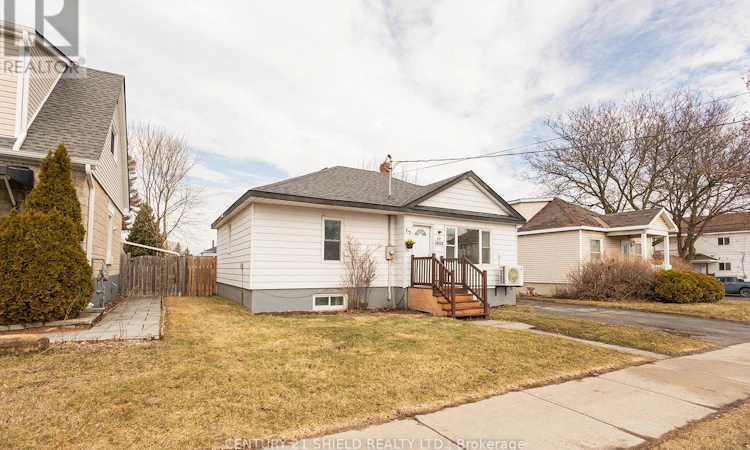 1008 Second Street E