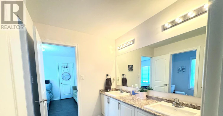 BATH-UPPER 1003 Two Beds + One Green Street, Innisfil, ON, L0L 1W0 - 3