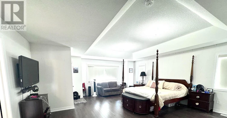 BATH-UPPER 1003 Two Beds + One Green Street, Innisfil, ON, L0L 1W0 - 8