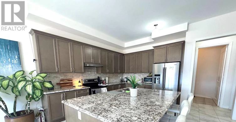BATH-UPPER 1003 Two Beds + One Green Street, Innisfil, ON, L0L 1W0 - 11