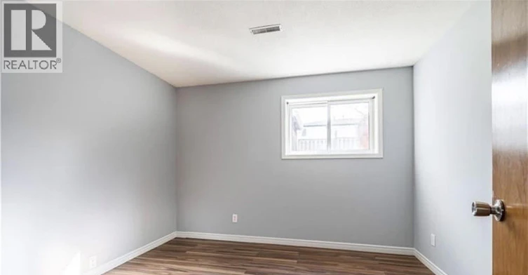 87(A Tamvale Crescent, Kitchener, ON, N2E 3K8 - 6