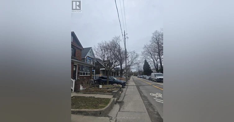 MAIN-251 Silverthorn Avenue, Toronto, ON, M6N 3K2 - 4