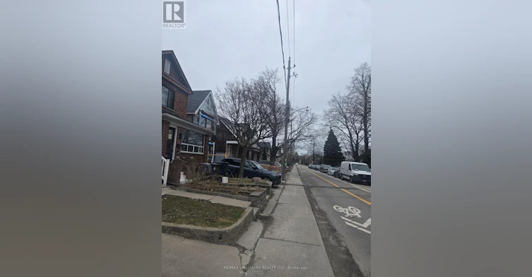 MAIN-251 Silverthorn Avenue, Toronto, ON, M6N 3K2 - 3