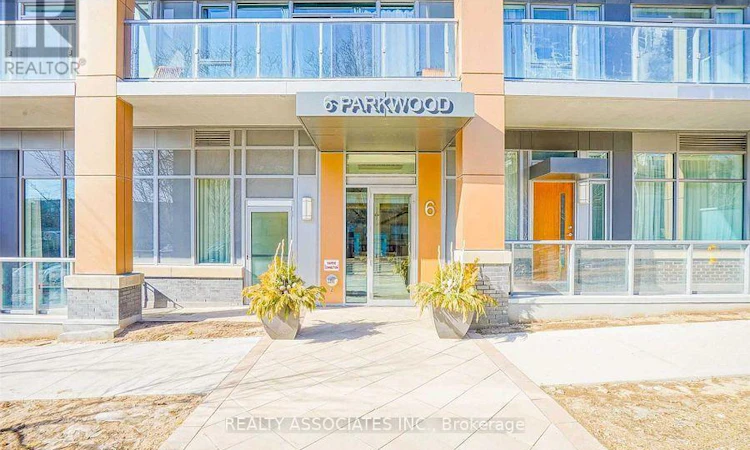307-6 Parkwood Avenue