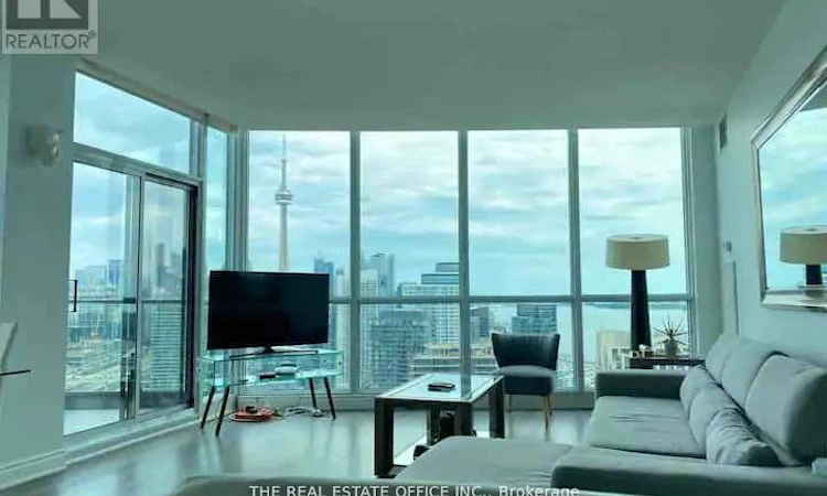 PH02-219 Fort York Boulevard