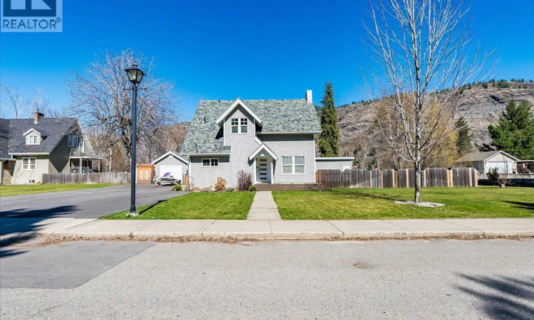 300 Kootenay Avenue