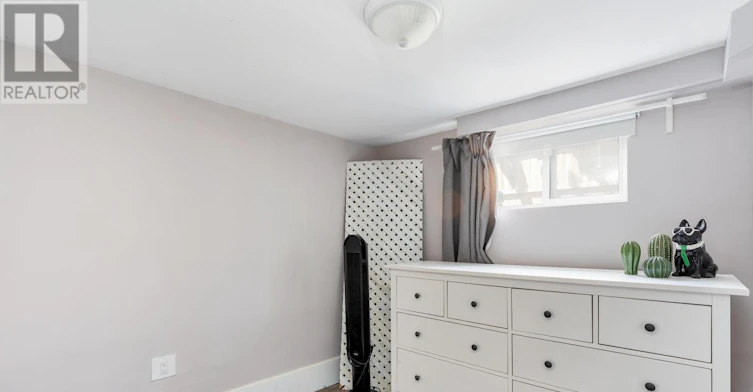 LOWER-290 Westmount Avenue, Toronto, ON, M6E 3N1 - 13