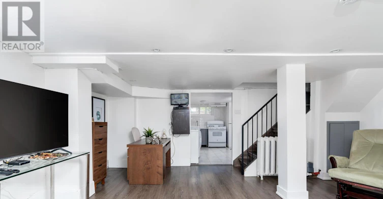 LOWER-290 Westmount Avenue, Toronto, ON, M6E 3N1 - 7