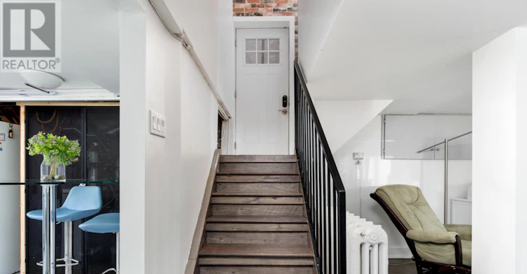 LOWER-290 Westmount Avenue, Toronto, ON, M6E 3N1 - 3