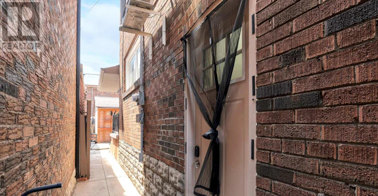 LOWER-290 Westmount Avenue, Toronto, ON, M6E 3N1 - 2