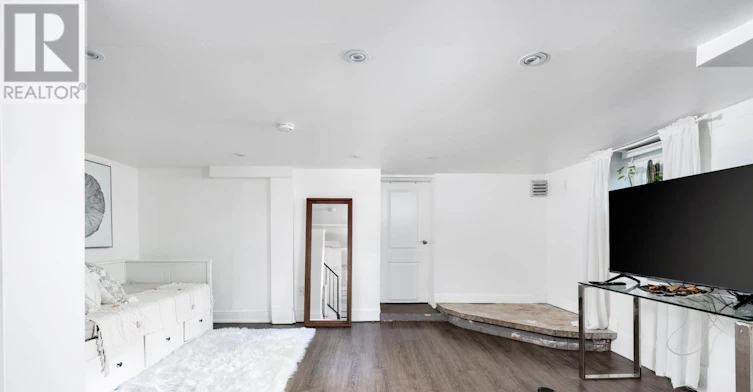 LOWER-290 Westmount Avenue, Toronto, ON, M6E 3N1 - 6