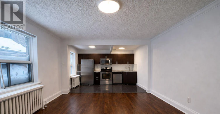 35-2404 Queen Street E, Toronto, ON, M1N 1A2