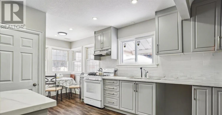 UPPER-251 King Street E, Hamilton, ON, L8G 1L9 - 7