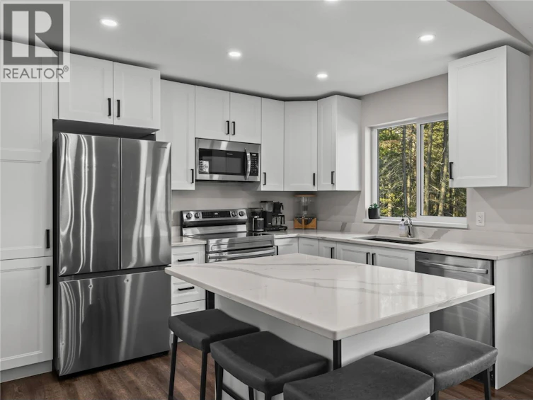 530 Muir Road, West Kelowna, BC, V1Z 3W1 - 11