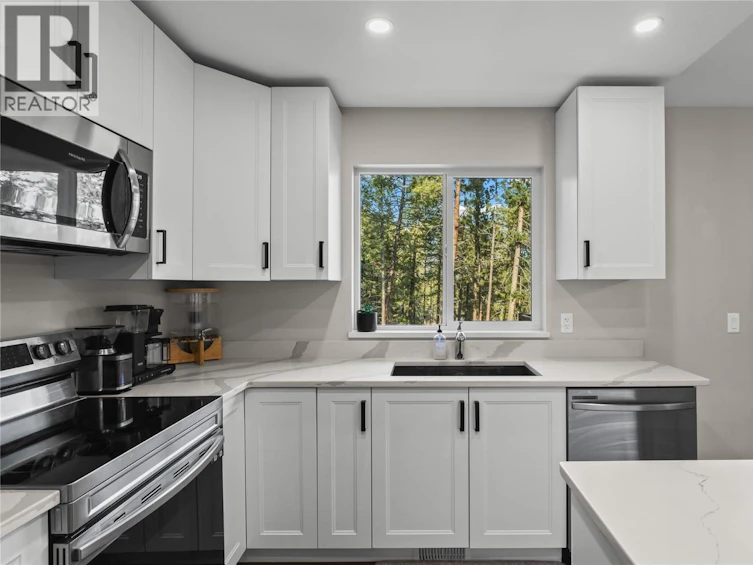 530 Muir Road, West Kelowna, BC, V1Z 3W1 - 13