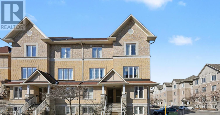 102 Paseo Private, Ottawa, ON, K2G 4N7