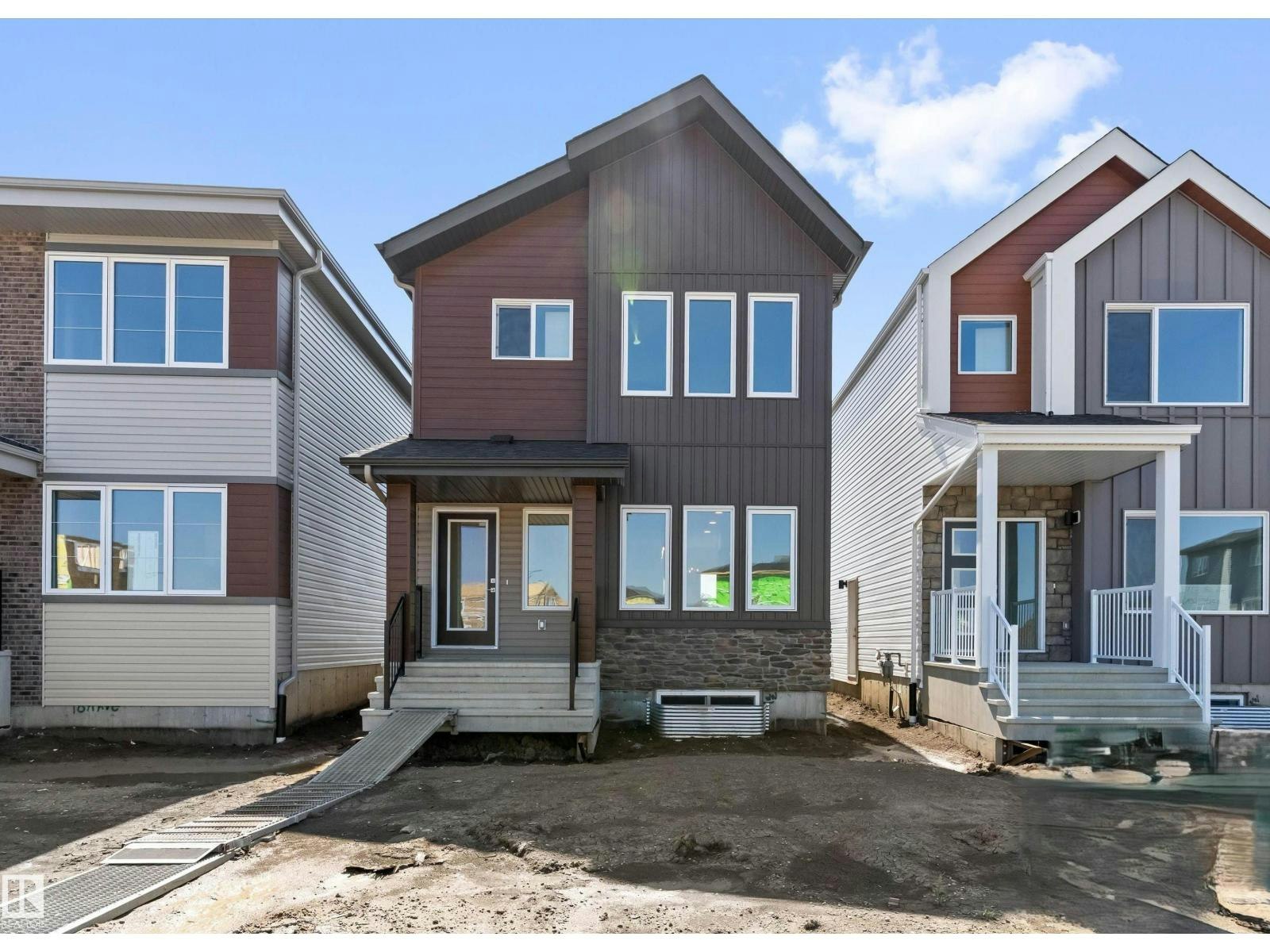 18713 18a Avenue NW, Edmonton, AB, T6M 0X8