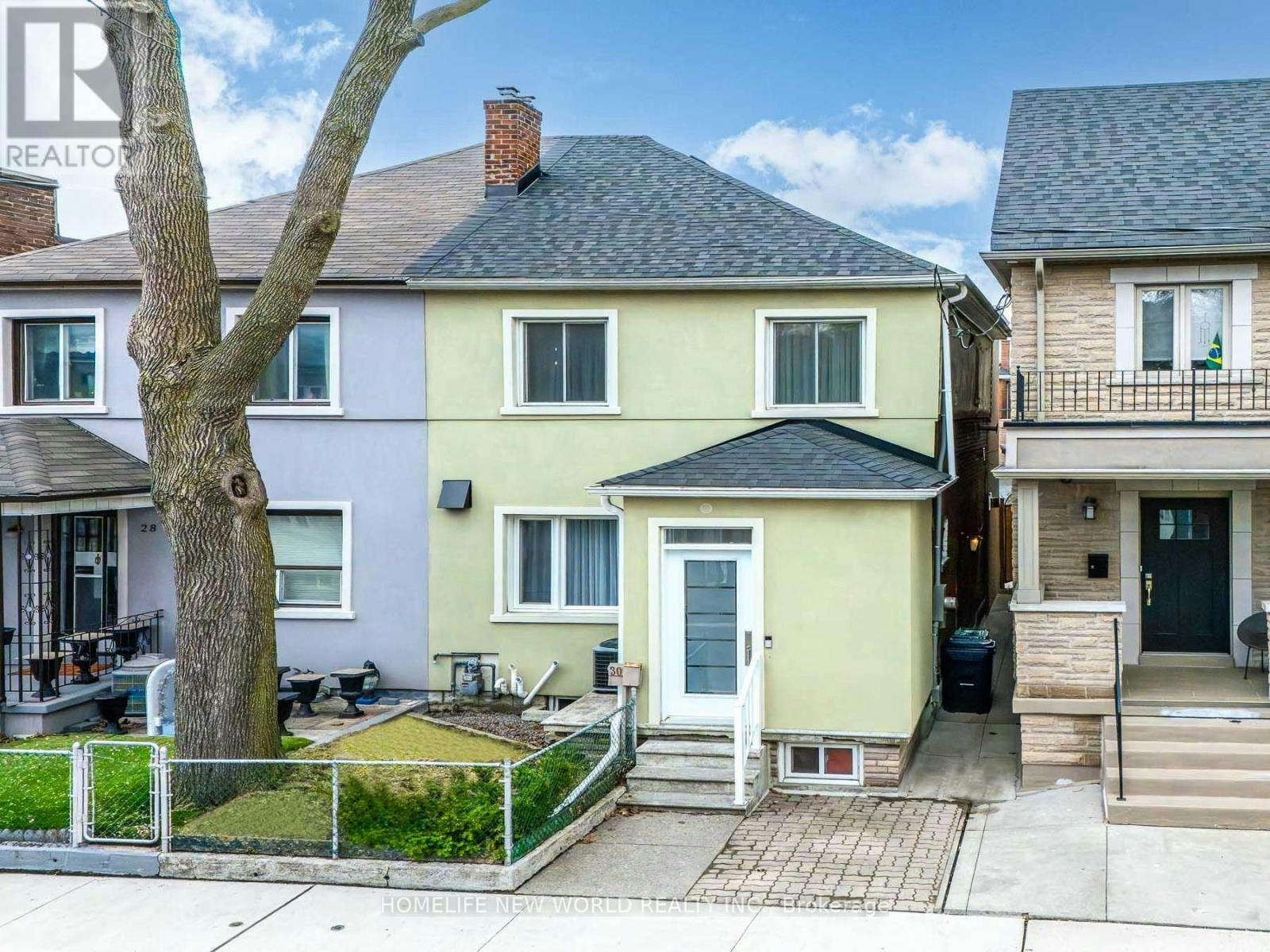 30 Carling Avenue, Toronto, ON, M6G 3S1