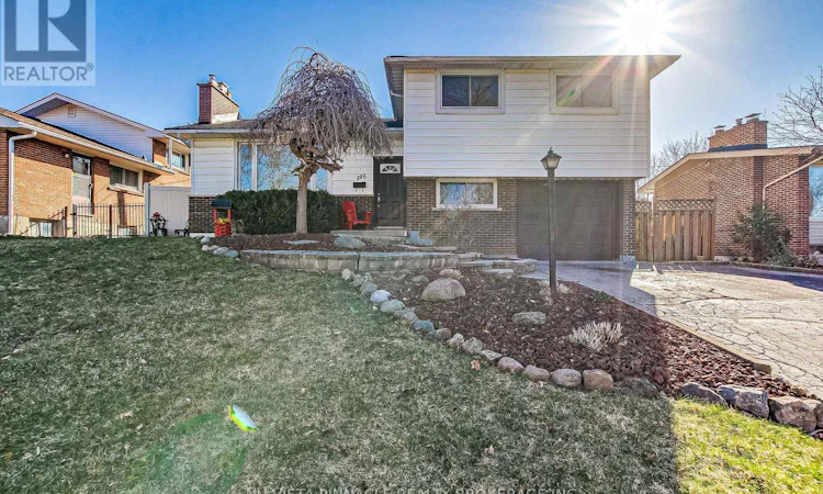 286 Panorama Crescent