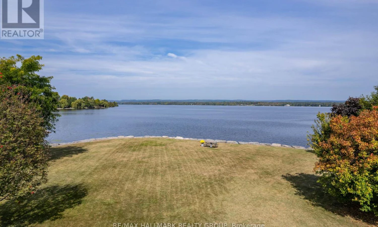 3285 Front Road S