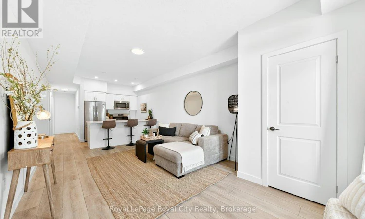162-824 Woolwich Street