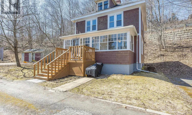25 Willow Lane