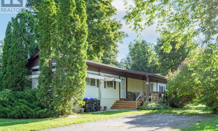 3 Lakeshore Road