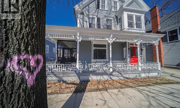 225 York Street
