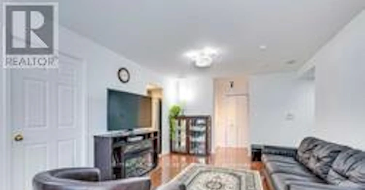 402-3 Pemberton Avenue, Toronto, ON, M2M 4M1 - 10